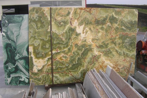 onix verde bambu 1 600x400 Onixul: Splendoarea Naturală Transformată în Artă Decorativă blog
