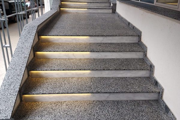 Padang Crystal FiamatCtr Mugla 1 600x400 Treapta granit Padang Crystal fiamat: Eleganță și durabilitate pentru proiectele tale blog