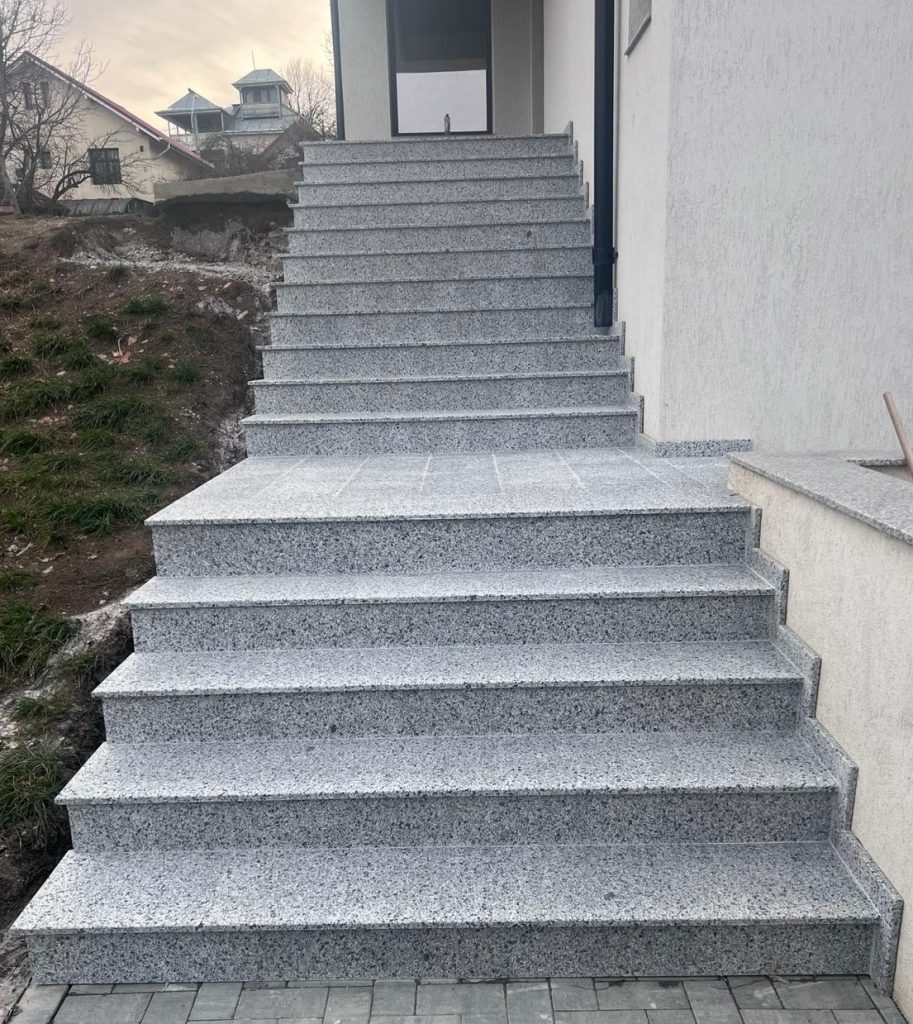 WhatsApp Image 2024 02 28 at 12.40.44 1 913x1024 Treapta granit Padang crystal fiamat oferte