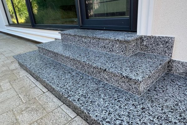 WhatsApp Image 2024 08 20 at 16.34.27 1 600x400 Etern Iași vă oferă: Contratreapta granit Padang Crystal fiamat blog