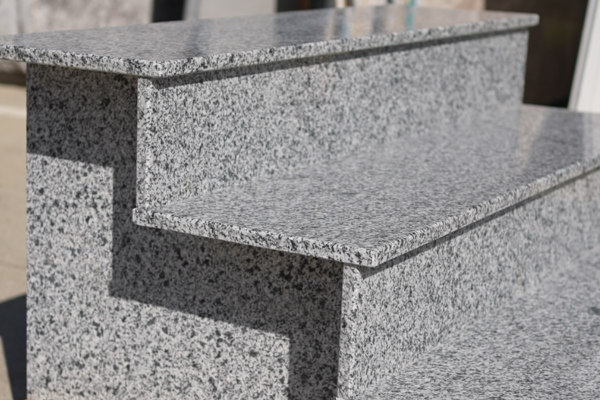 image 2025 03 03 104103931 600x400 Contratreapta granit Padang crystal lustruit oferte