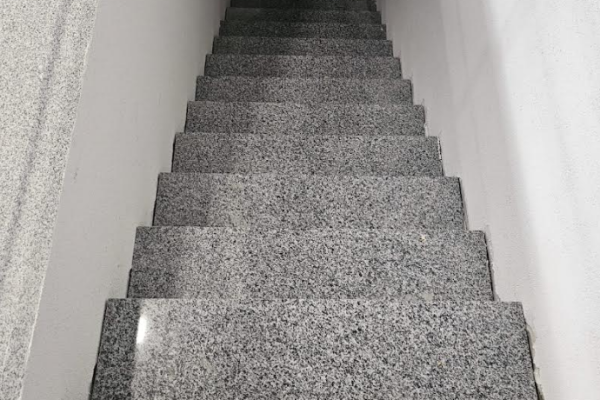image 2025 03 03 104134949 600x400 Etern Iași vă oferă: Treapta granit Padang Crystal lustruit blog