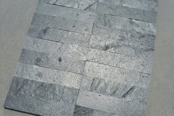 Ardezie Silver Grey natural 30 x 7 x 1 cm v4 600x400 - Ardezie Silver Grey natural 30 x 7 x 1 cm oferte, spalturi