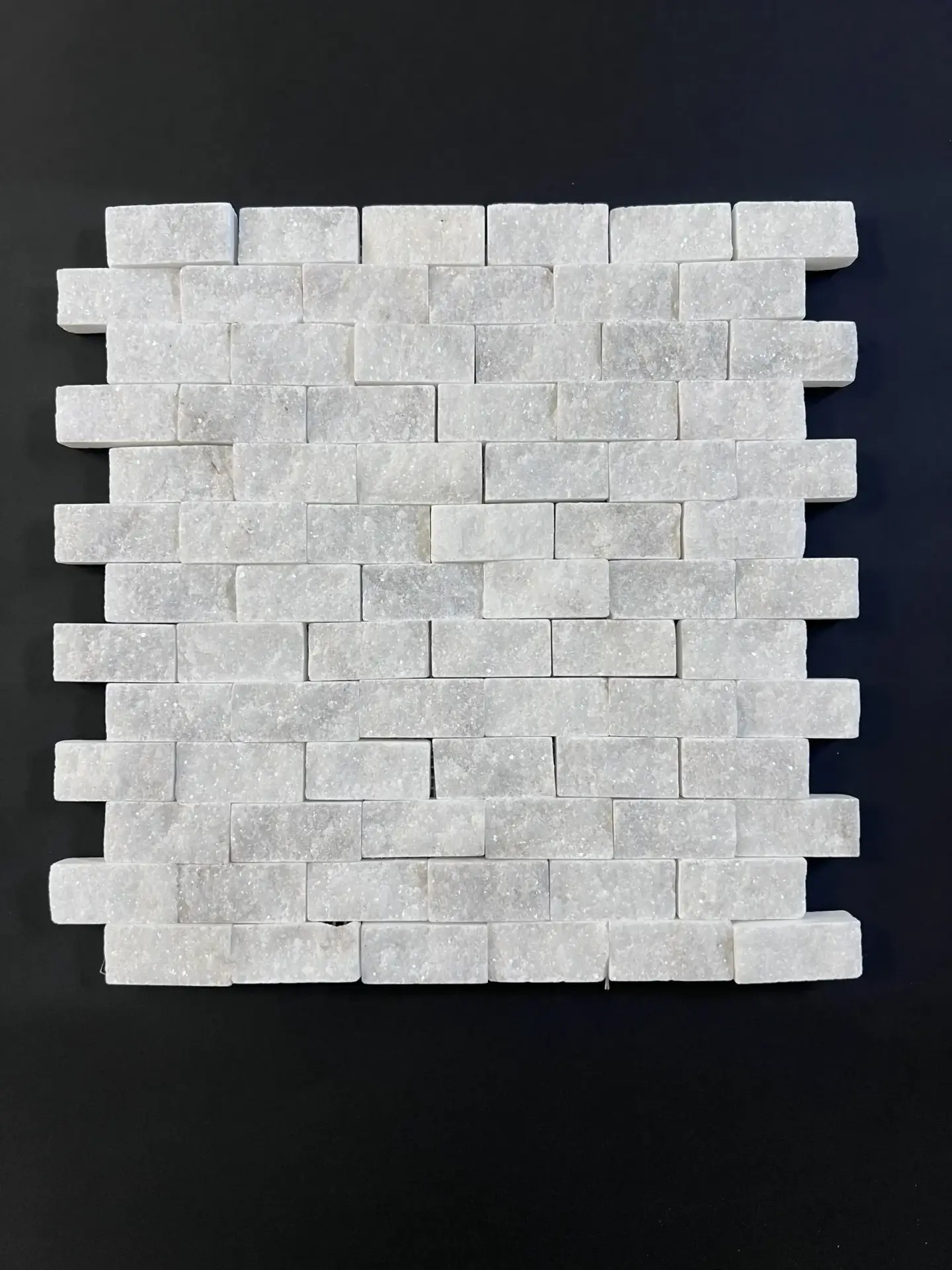 Mozaic Marmura Alba scapitat 23x48x12 cm scaled rotated 1 Piatra Naturala - Toate Produsele