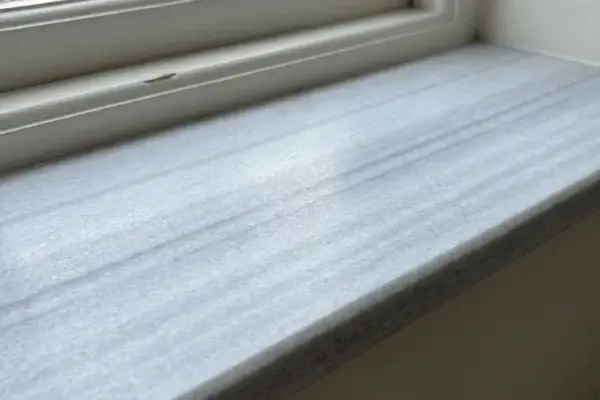 glaf marmura crystal white 600x400 - Glaf marmura Crystal White lustruit 100 x 20 x 2 cm  - 1 lungime bizotata glafuri