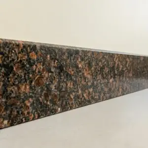 Plinta granit Tan Brown lustruit 60 x 7 x 2 cm  - 1 lungime bizotata