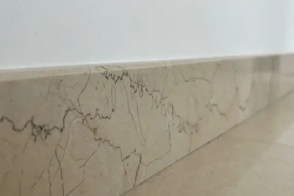 plinta marmura botticino royal 600x400 - Plinta marmura Botticino Royal lustruit 60 x 7 x 2 cm  - 1 lungime bizotata plinte