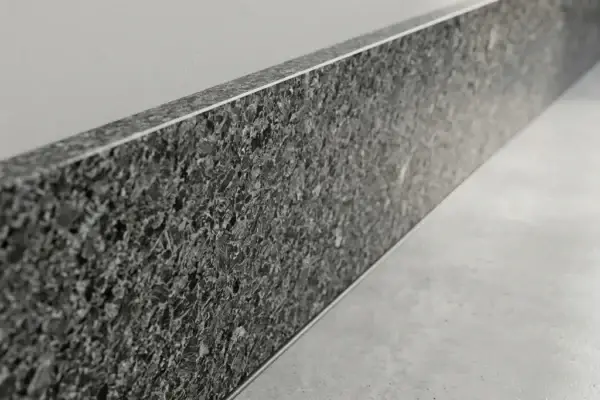 plinta steel grey periat 600x400 - Plinta granit Steel Grey periat 60 x 7 x 2 cm  - 1 lungime bizotata plinte