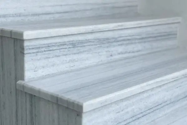 trepte contratrepte marmura crystal white 600x400 - Contratreapta marmura Crystal White lustruit 105 x 16 x 2 cm trepte-si-contratrepte